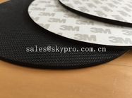Черная естественная циновка пенистого каучука с затыловкой прилипателя 3М для коврика для мыши и набивки