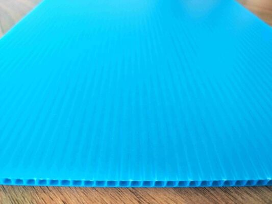 Ультрафиолетоустойчивый, водонепроницаемый пластиковый лист, подлежащий переработке, гофрированный ПП лист для промышленной упаковки