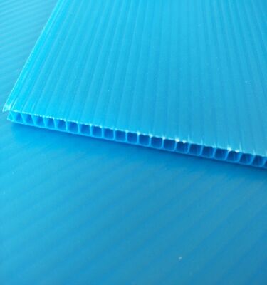 Рециклируемый водонепроницаемый PP пластиковый гофрированный лист для упаковки коробки