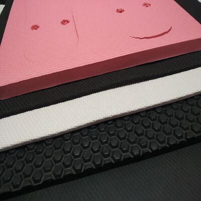 Фабрика оптовой цветная резьба EVA сандалии Сандалии закрытая клетка наружная подошва с мягкой пеной резиновые изделия